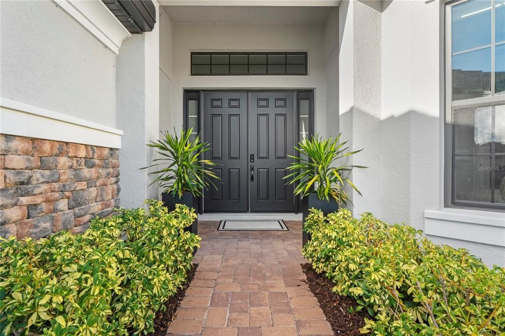 Activo con contrato: $950,000 (3 camas, 3 baños, 3090 Pies cuadrados)