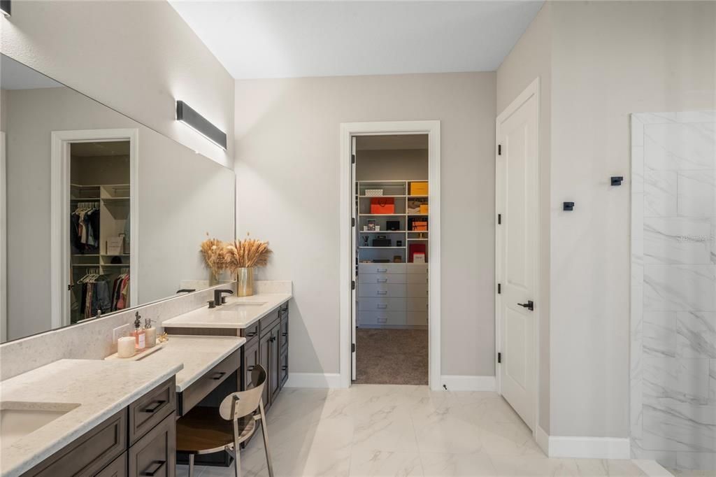 Activo con contrato: $950,000 (3 camas, 3 baños, 3090 Pies cuadrados)