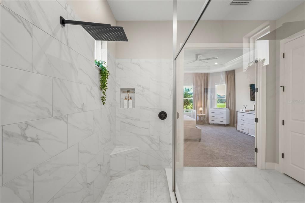 Activo con contrato: $950,000 (3 camas, 3 baños, 3090 Pies cuadrados)