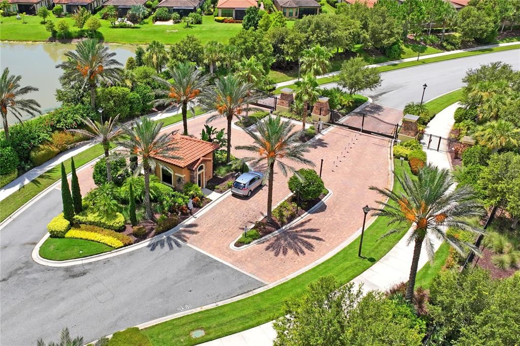 Activo con contrato: $950,000 (3 camas, 3 baños, 3090 Pies cuadrados)