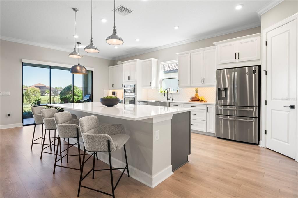 Activo con contrato: $950,000 (3 camas, 3 baños, 3090 Pies cuadrados)