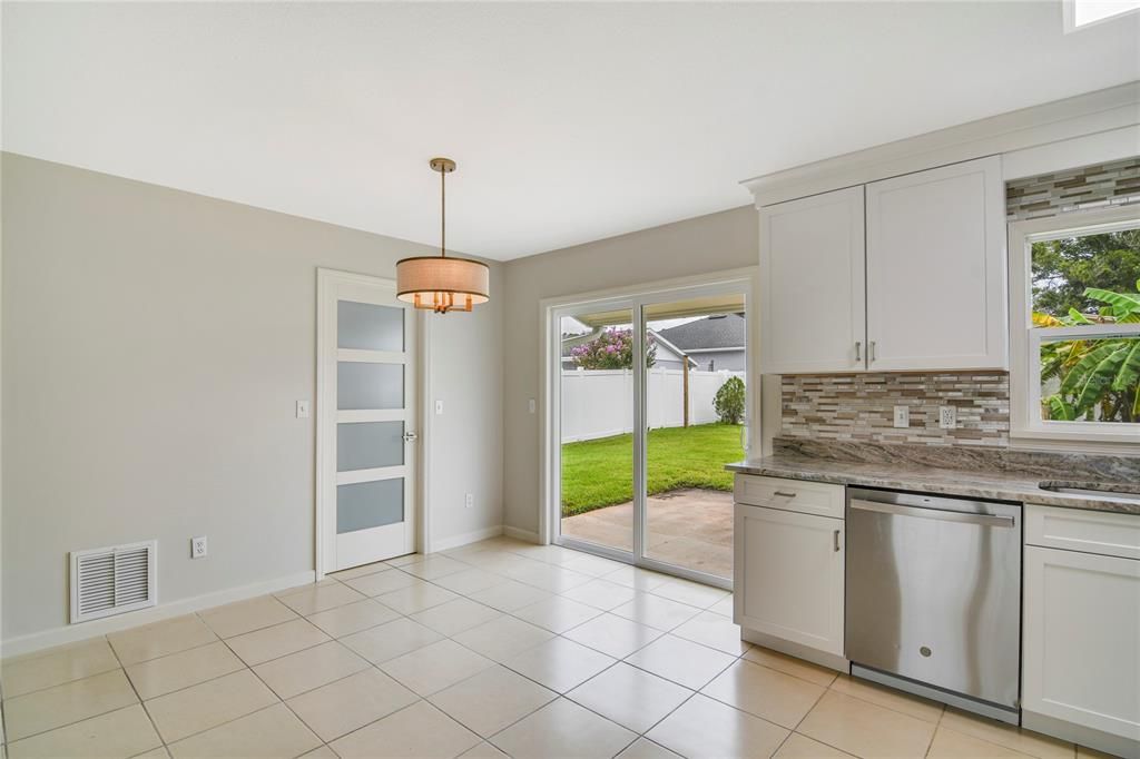 На продажу: $599,000 (3 спален, 2 ванн, 1250 Квадратных фут)