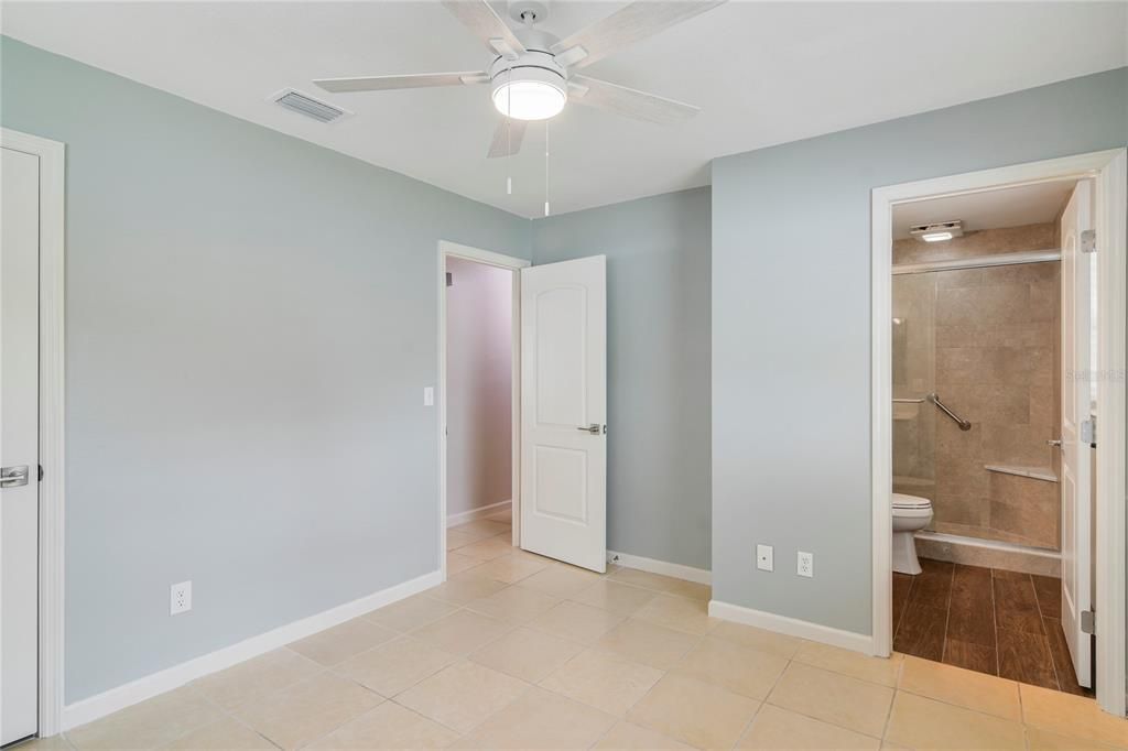 На продажу: $599,000 (3 спален, 2 ванн, 1250 Квадратных фут)