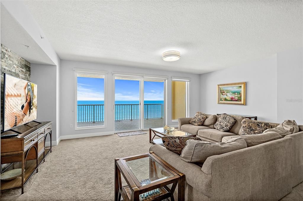 For Sale: $799,000 (3 beds, 3 baths, 2330 Square Feet)