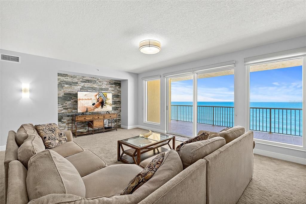 For Sale: $799,000 (3 beds, 3 baths, 2330 Square Feet)