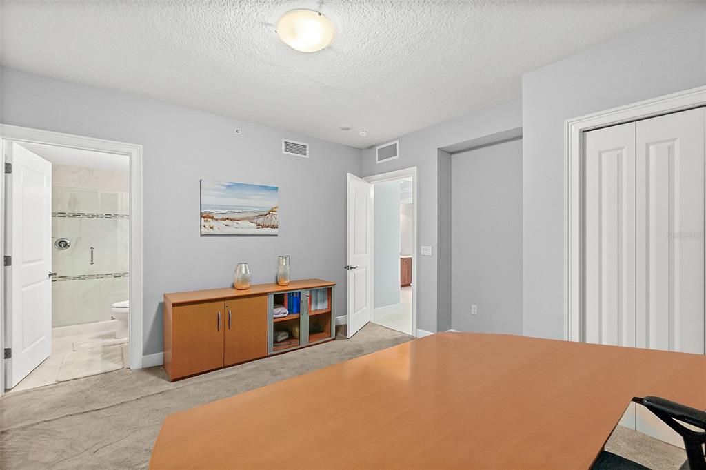 For Sale: $799,000 (3 beds, 3 baths, 2330 Square Feet)