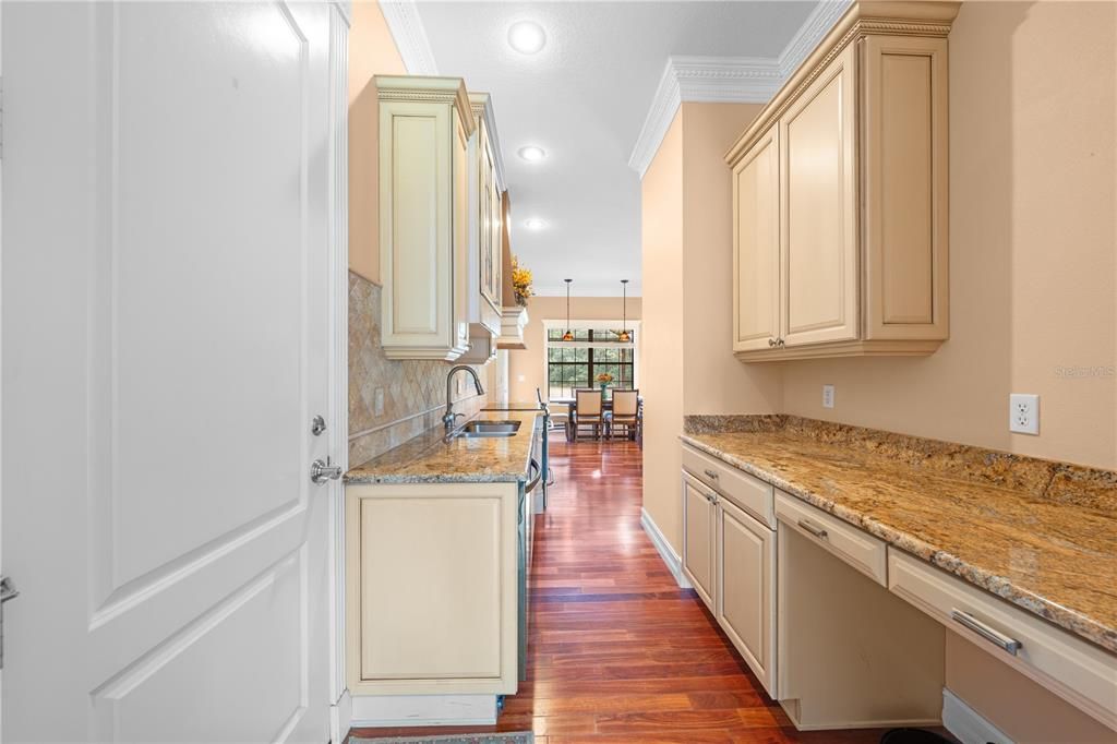 На продажу: $1,080,000 (4 спален, 3 ванн, 2597 Квадратных фут)