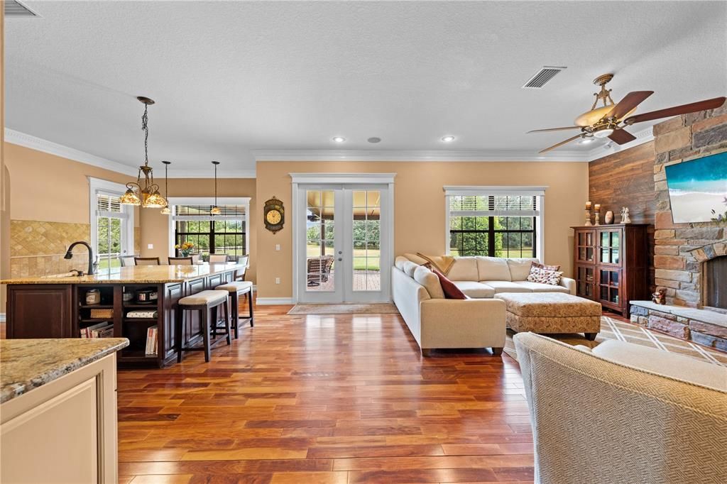 На продажу: $1,080,000 (4 спален, 3 ванн, 2597 Квадратных фут)