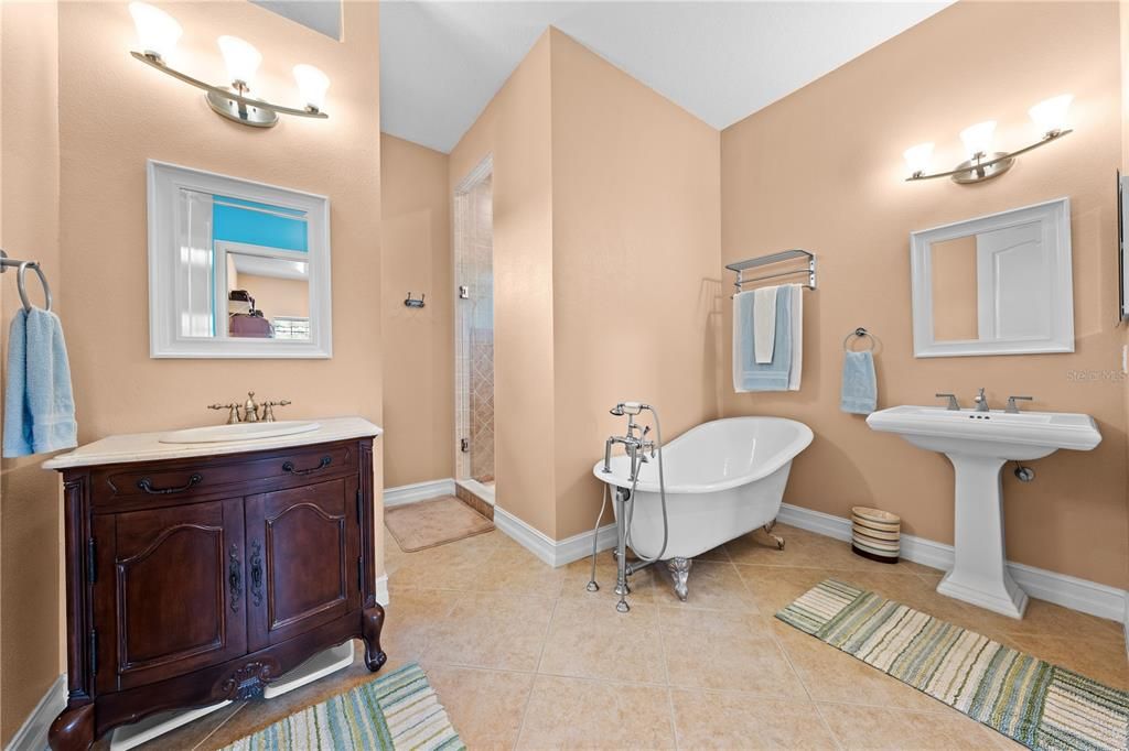 На продажу: $1,080,000 (4 спален, 3 ванн, 2597 Квадратных фут)