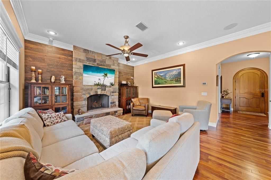 На продажу: $1,080,000 (4 спален, 3 ванн, 2597 Квадратных фут)