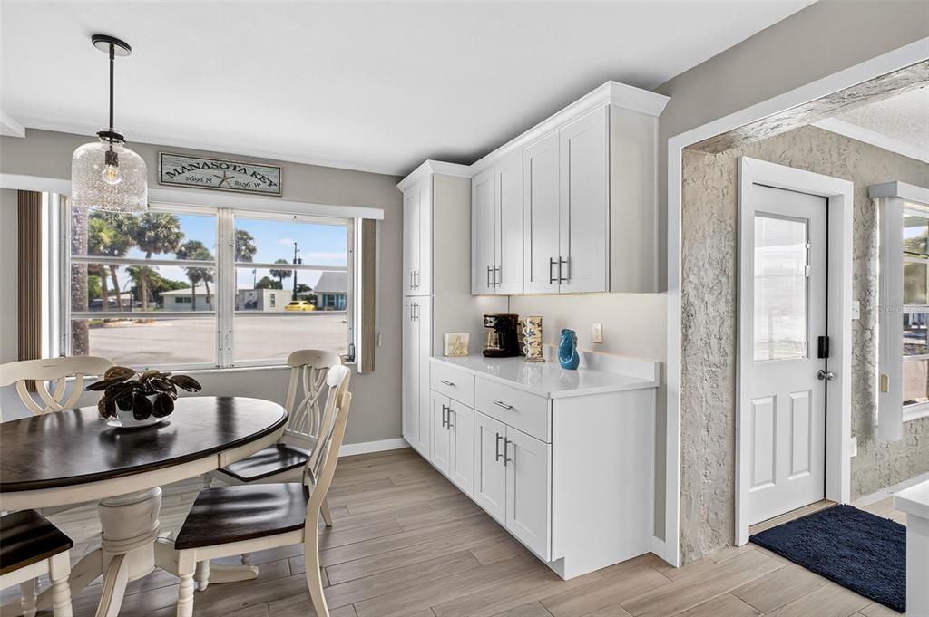 En Venta: $399,500 (2 camas, 2 baños, 1275 Pies cuadrados)