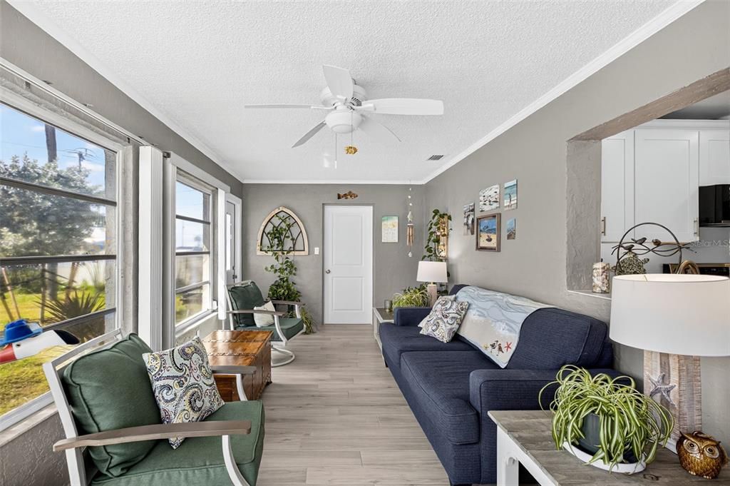 En Venta: $399,500 (2 camas, 2 baños, 1275 Pies cuadrados)