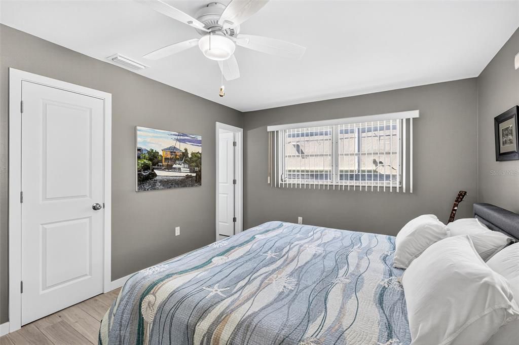 En Venta: $399,500 (2 camas, 2 baños, 1275 Pies cuadrados)