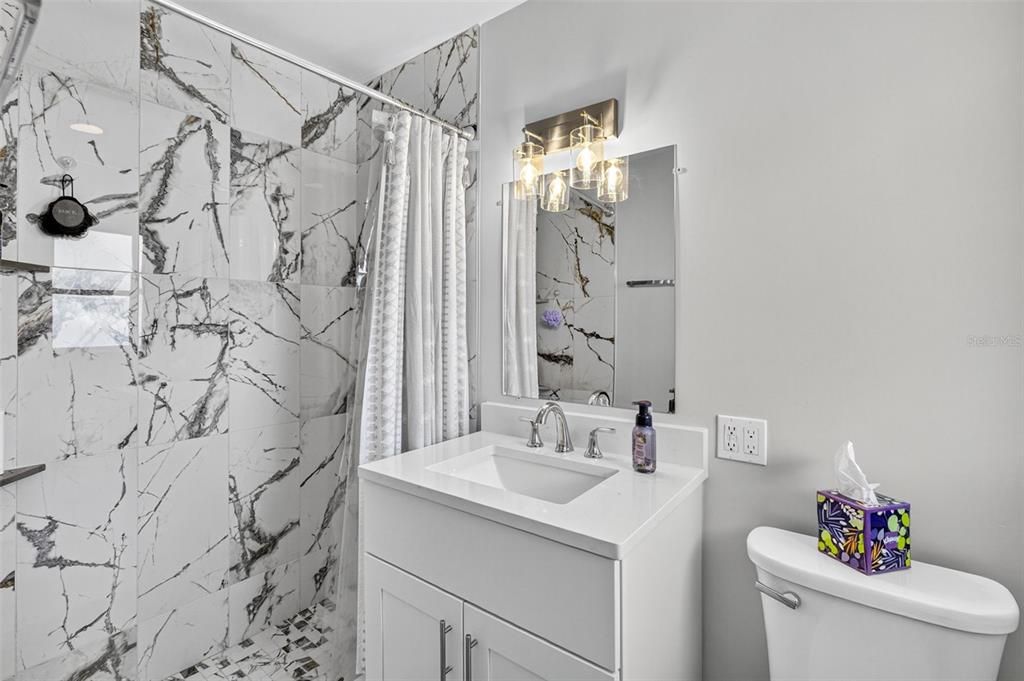 En Venta: $399,500 (2 camas, 2 baños, 1275 Pies cuadrados)