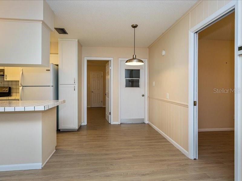 合同活跃: $2,400 (3 贝兹, 2 浴室, 1539 平方英尺)