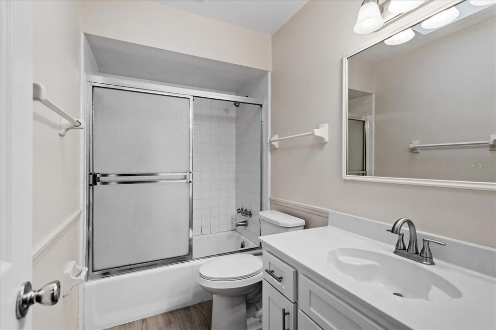 合同活跃: $2,400 (3 贝兹, 2 浴室, 1539 平方英尺)