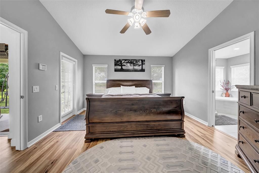 For Sale: $344,900 (4 beds, 2 baths, 1991 Square Feet)