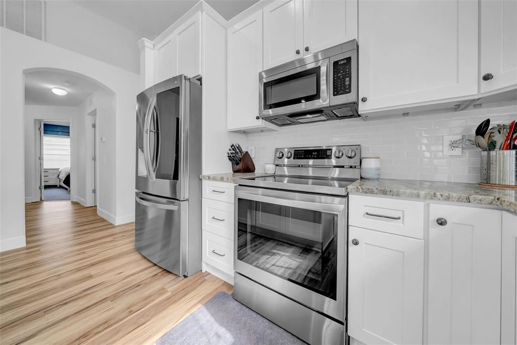 For Sale: $344,900 (4 beds, 2 baths, 1991 Square Feet)