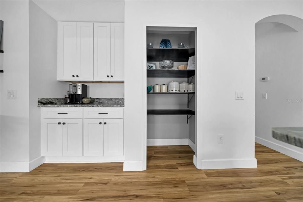 For Sale: $344,900 (4 beds, 2 baths, 1991 Square Feet)