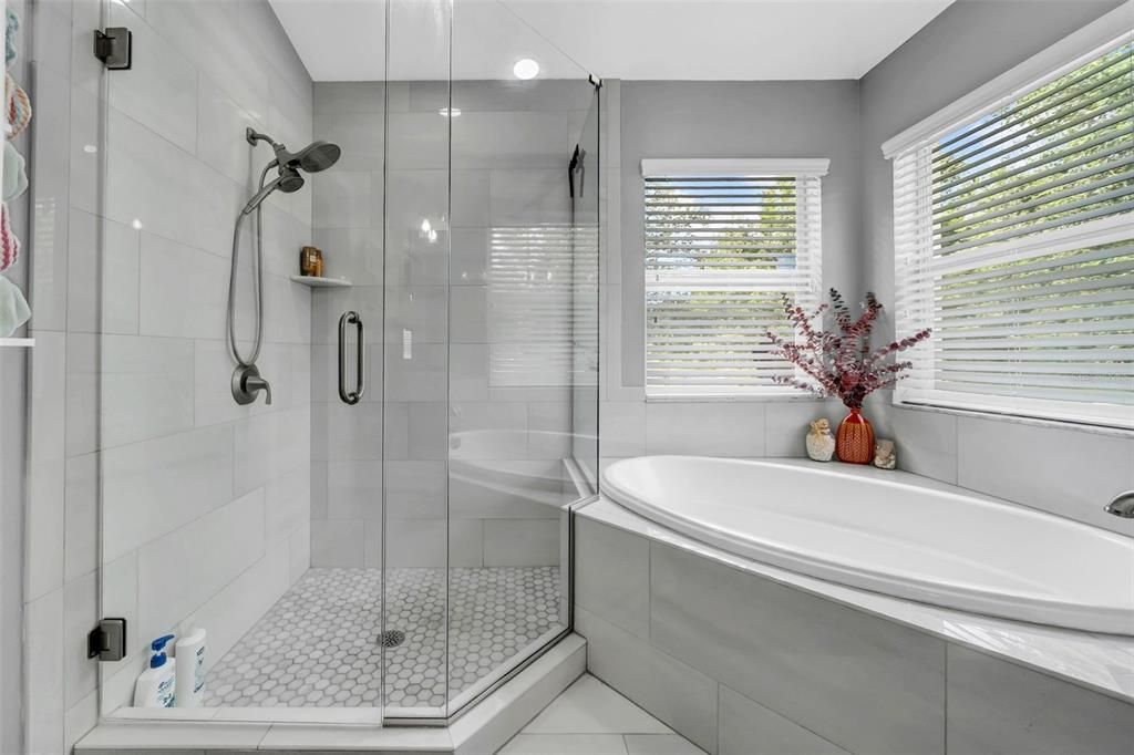 For Sale: $344,900 (4 beds, 2 baths, 1991 Square Feet)