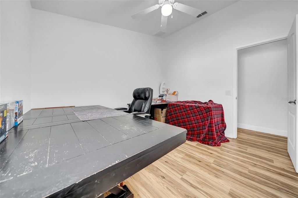 For Sale: $344,900 (4 beds, 2 baths, 1991 Square Feet)