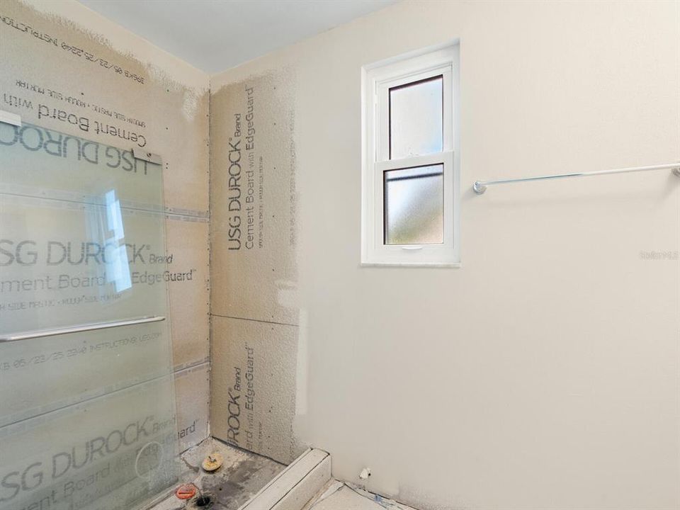 For Sale: $380,000 (2 beds, 2 baths, 1327 Square Feet)