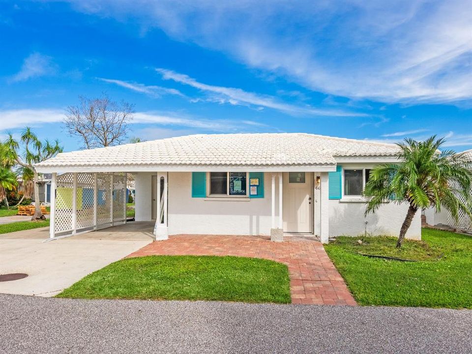 For Sale: $380,000 (2 beds, 2 baths, 1327 Square Feet)