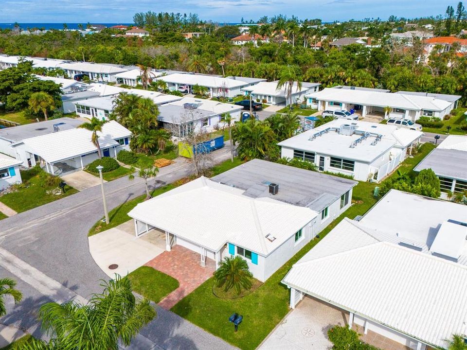 For Sale: $380,000 (2 beds, 2 baths, 1327 Square Feet)