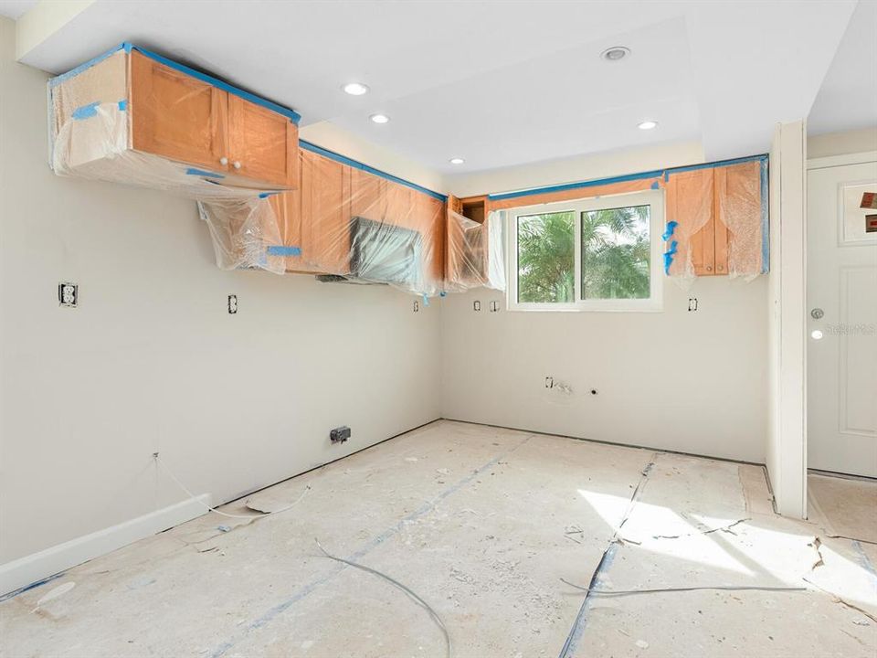 For Sale: $380,000 (2 beds, 2 baths, 1327 Square Feet)