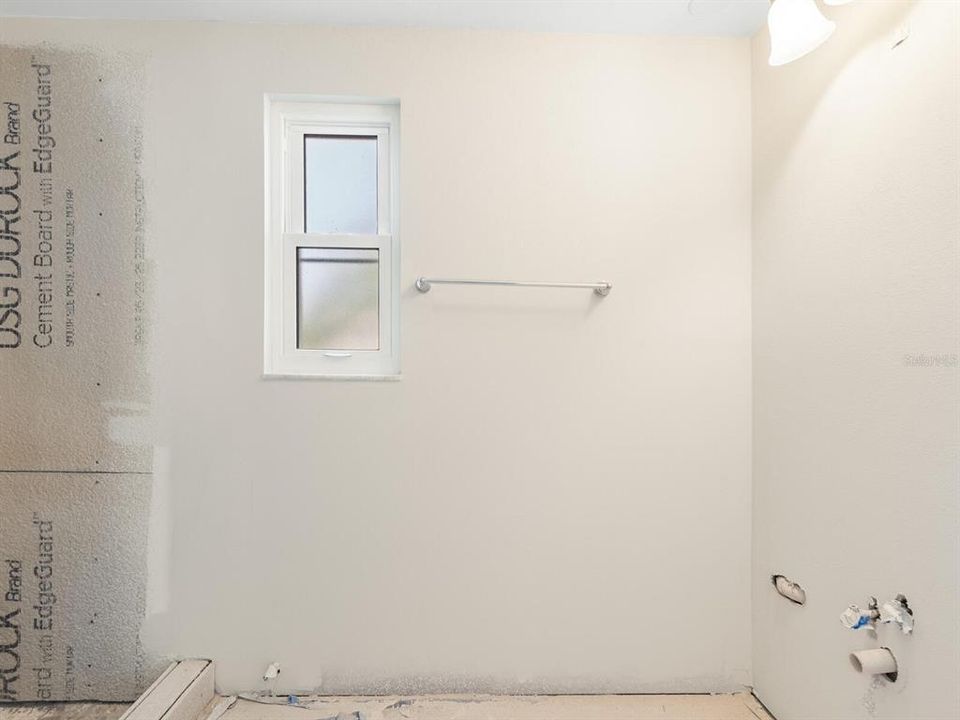 For Sale: $380,000 (2 beds, 2 baths, 1327 Square Feet)