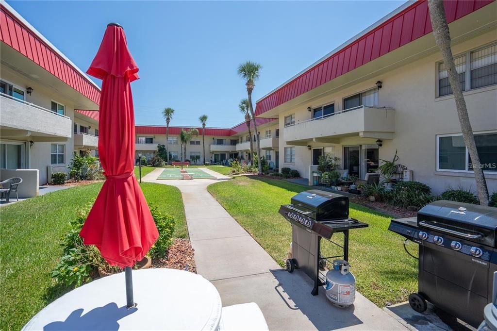 待售: $189,000 (2 贝兹, 2 浴室, 1005 平方英尺)