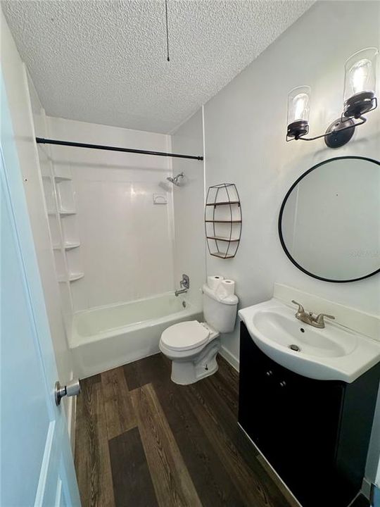 待售: $189,000 (2 贝兹, 2 浴室, 1005 平方英尺)