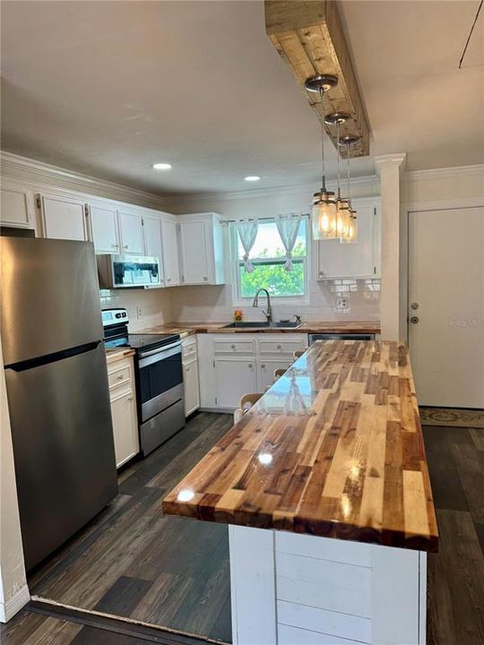 待售: $189,000 (2 贝兹, 2 浴室, 1005 平方英尺)