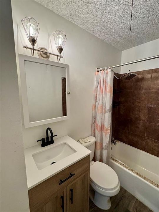 待售: $189,000 (2 贝兹, 2 浴室, 1005 平方英尺)