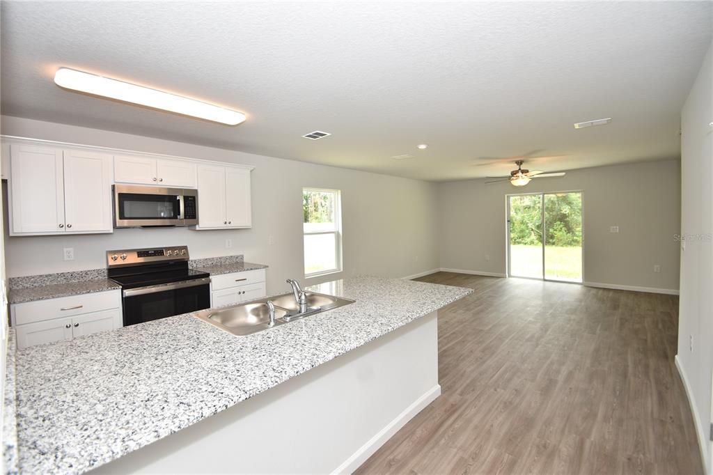 出租: $2,100 (4 贝兹, 2 浴室, 1517 平方英尺)