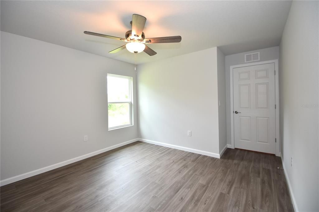 出租: $2,100 (4 贝兹, 2 浴室, 1517 平方英尺)