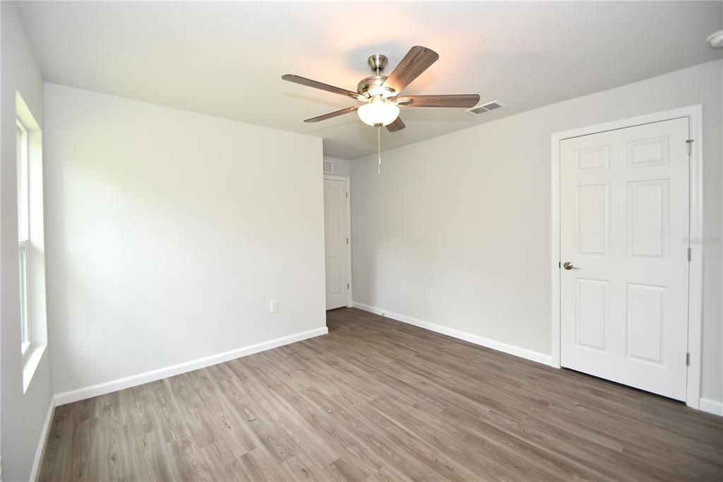 出租: $2,100 (4 贝兹, 2 浴室, 1517 平方英尺)