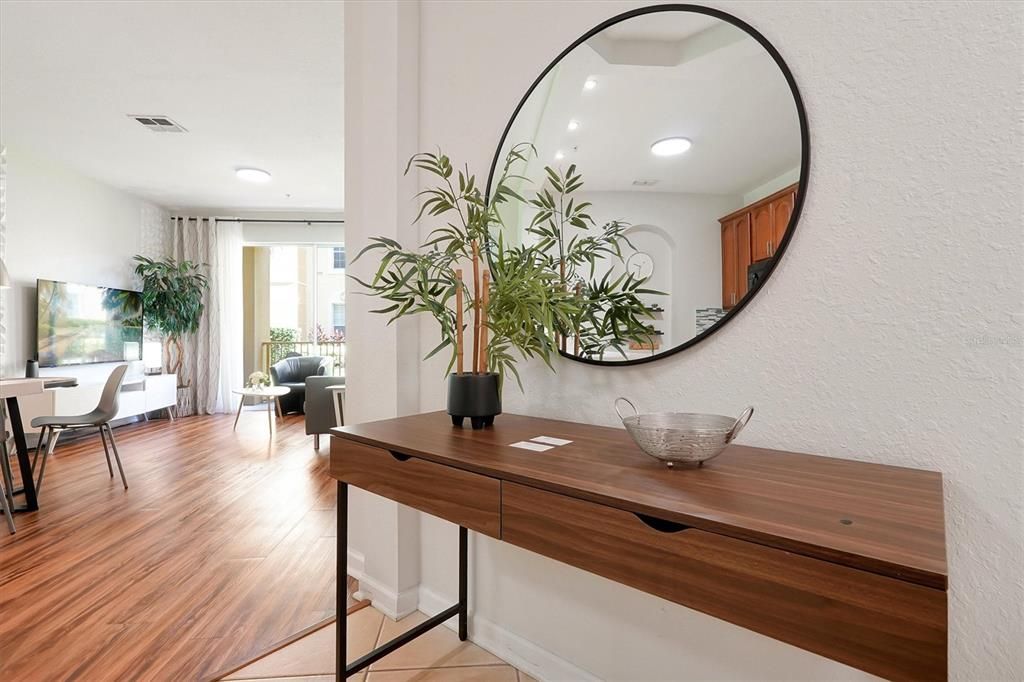 Activo con contrato: $425,000 (2 camas, 2 baños, 1112 Pies cuadrados)