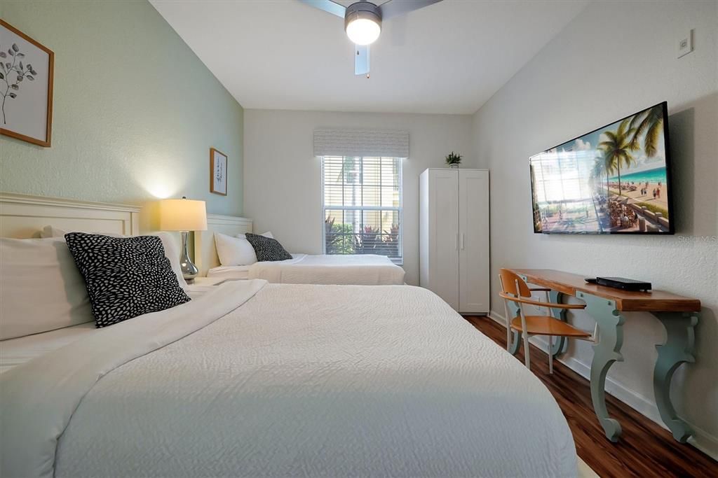 Activo con contrato: $425,000 (2 camas, 2 baños, 1112 Pies cuadrados)