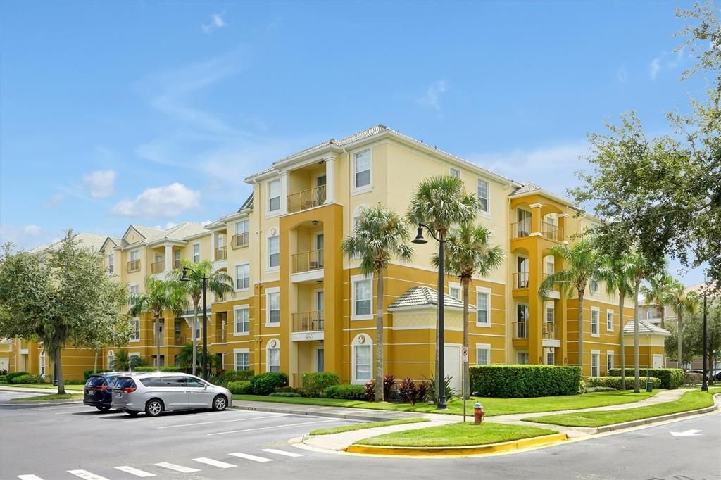 Activo con contrato: $425,000 (2 camas, 2 baños, 1112 Pies cuadrados)