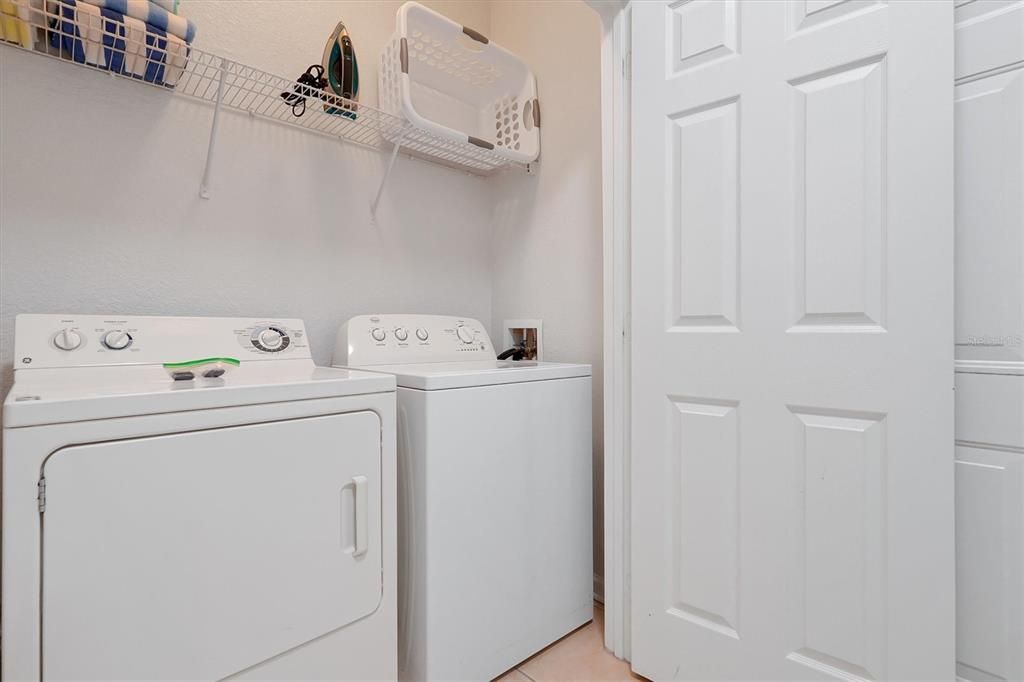 Activo con contrato: $425,000 (2 camas, 2 baños, 1112 Pies cuadrados)