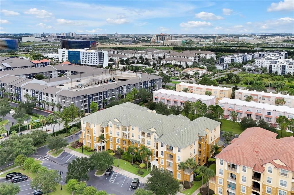 Activo con contrato: $425,000 (2 camas, 2 baños, 1112 Pies cuadrados)