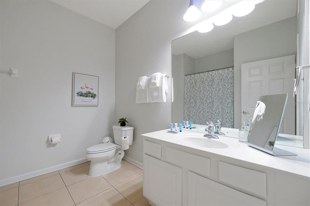 Activo con contrato: $425,000 (2 camas, 2 baños, 1112 Pies cuadrados)