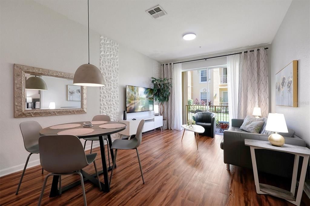 Activo con contrato: $425,000 (2 camas, 2 baños, 1112 Pies cuadrados)