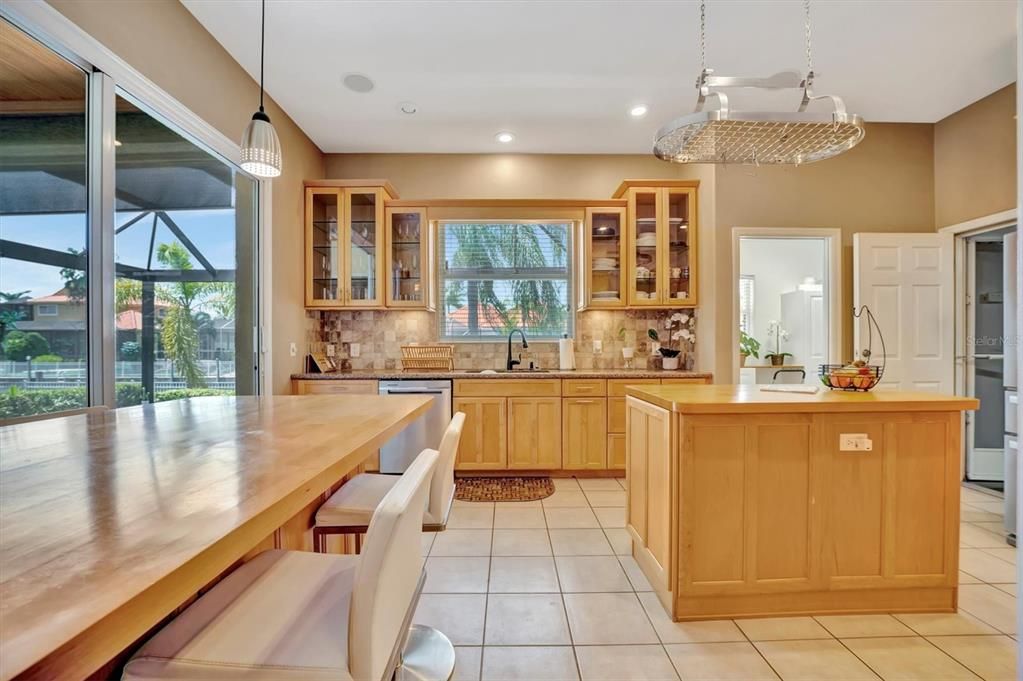 Active With Contract: $898,000 (4 beds, 3 baths, 2482 Square Feet)