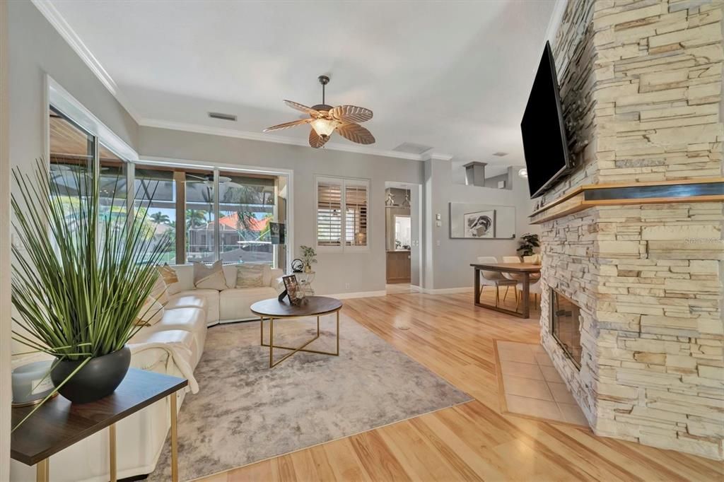 Active With Contract: $898,000 (4 beds, 3 baths, 2482 Square Feet)