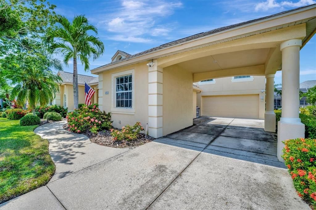 Active With Contract: $898,000 (4 beds, 3 baths, 2482 Square Feet)