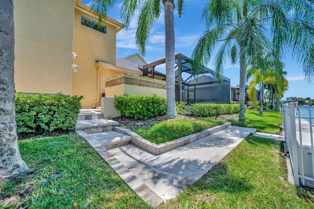 Active With Contract: $898,000 (4 beds, 3 baths, 2482 Square Feet)