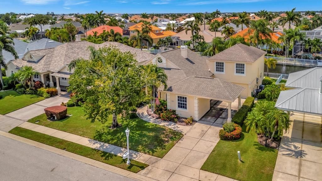 Active With Contract: $898,000 (4 beds, 3 baths, 2482 Square Feet)