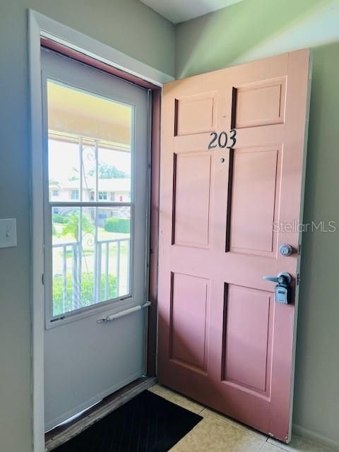 For Sale: $94,999 (1 beds, 1 baths, 650 Square Feet)